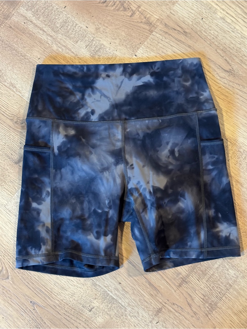 HeyNuts Tie Dye Biker Shorts Blue Black High Rise Pockets Size Large 12